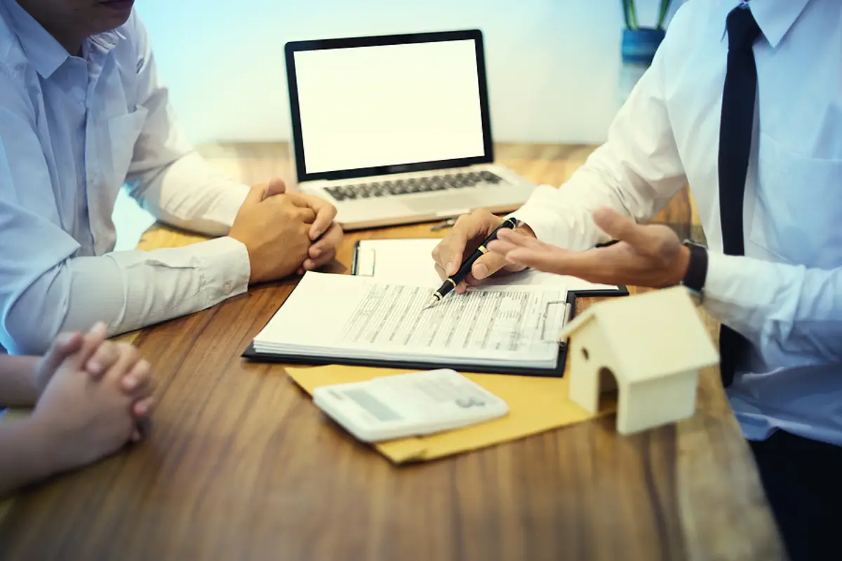 How Outdated Client Agreements and Legacy Pricing Complicate Buyer Confidence in a Roanoke Property Management Acquisition